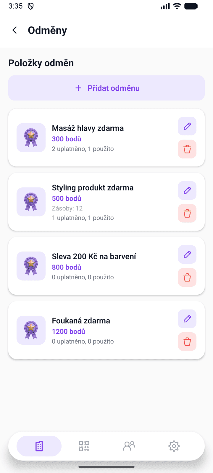 Správa odměn v mobilní aplikaci Tinadu Manager — seznam odměn s počtem uplatnění